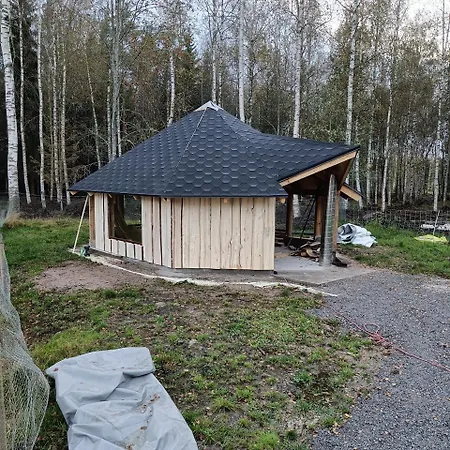 Elaemyksellinen Glamping-teltassa