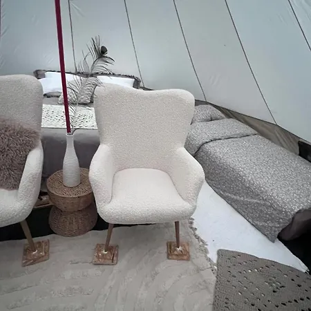 Elaemyksellinen Glamping-teltassa Luxuszelt *